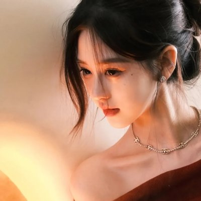 红唇相吻